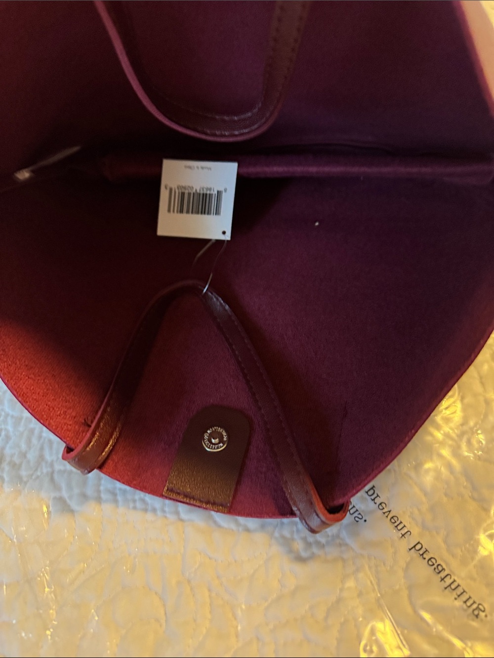 Women's Burgundy Tote Bag - Elegant Everyday Carry - Picture 3 of 5